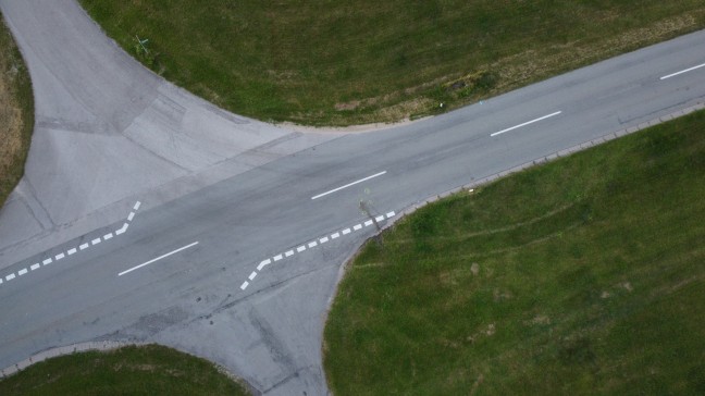 Radfahrer (78) bei Kollision mit Auto in Taufkirchen an der Trattnach tdlich verletzt