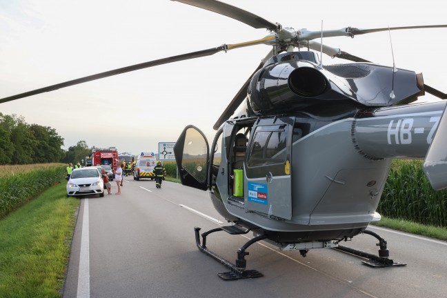 Drei teils Schwerverletzte bei Crash mit vier beteiligten Autos auf Wiener Strae bei Lambach