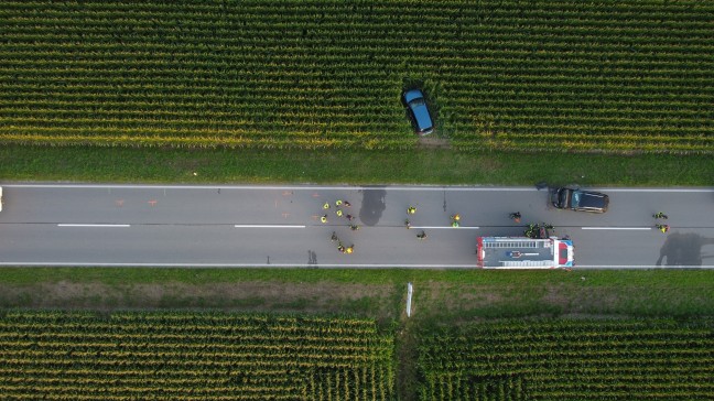 Drei teils Schwerverletzte bei Crash mit vier beteiligten Autos auf Wiener Strae bei Lambach