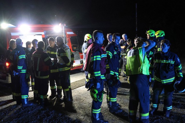 Groangelegte nchtliche Suchaktion nach vermeintlich abgestrztem Motorsegler bei Kronstorf