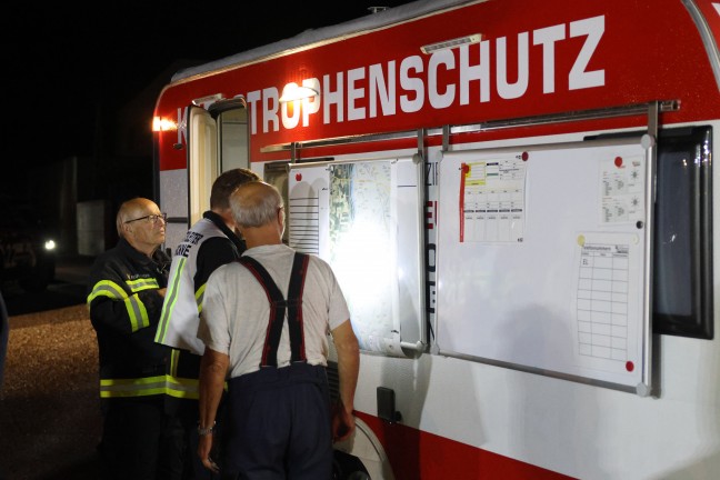 Groangelegte nchtliche Suchaktion nach vermeintlich abgestrztem Motorsegler bei Kronstorf