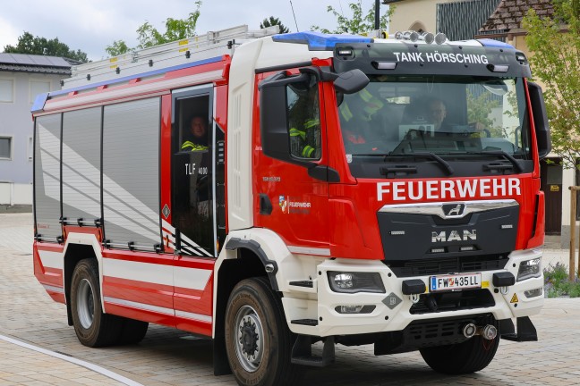 Drei Feuerwehren zu Rauchentwicklung bei einem Treppenlift in einem Gebude in Hrsching alarmiert