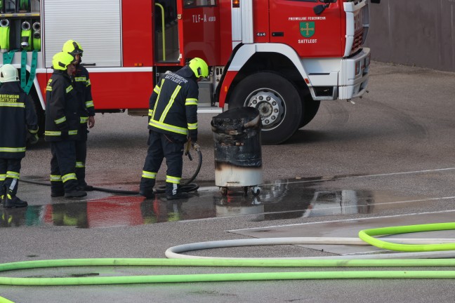 Groeinsatz nach Brand einer Lftungsanlage in einer Schokoladenfabrik in Sattledt