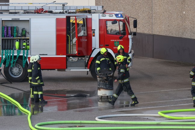 Groeinsatz nach Brand einer Lftungsanlage in einer Schokoladenfabrik in Sattledt