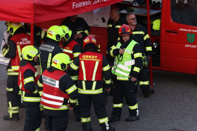 Groeinsatz nach Brand einer Lftungsanlage in einer Schokoladenfabrik in Sattledt
