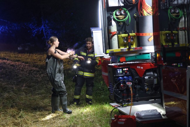 Umfangreicher Bindeeinsatz nach Dieselaustritt in einem kleinen Bachlauf in Pichl bei Wels