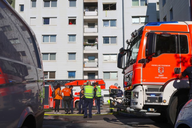 Wohungsbrand in Leonding: Person aus fnftem Stock gerettet - Hund berlebte Brand nicht