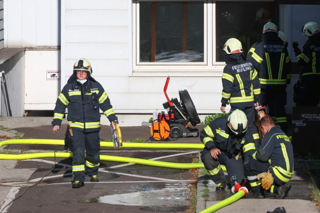 Wohungsbrand in Leonding: Person aus fnftem Stock gerettet - Hund berlebte Brand nicht