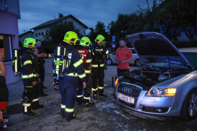 Brand im Motorraum eines PKW sorgte fr Einsatz der Feuerwehr in Marchtrenk