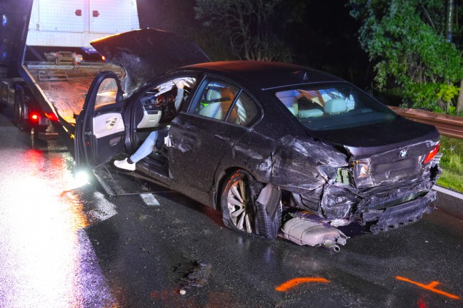 Auto auf Pyhrnpass Strae bei Micheldorf in Obersterreich in die Leitschiene gekracht