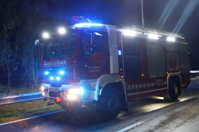 Auto auf Pyhrnpass Strae bei Micheldorf in Obersterreich in die Leitschiene gekracht