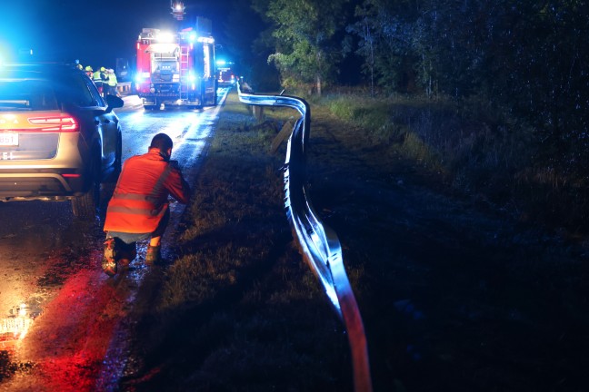 Auto auf Pyhrnpass Strae bei Micheldorf in Obersterreich in die Leitschiene gekracht