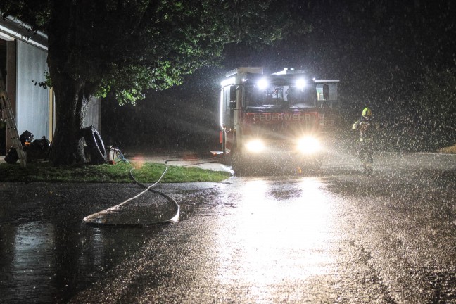 Nchtlicher Brand auf einem Bauernhof in Eberstalzell sorgte fr Einsatz zweier Feuerwehren