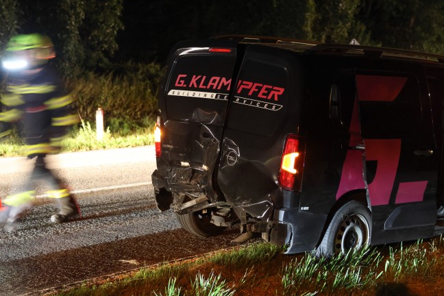 Heftiger Auffahrunfall auf Innviertler Strae bei Krenglbach endet glimpflich