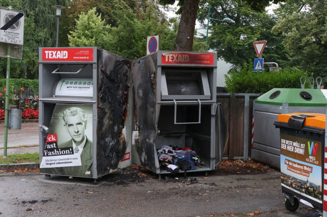 Zwei Altkleidercontainer in Wels-Innenstadt bei Brand schwer beschdigt
