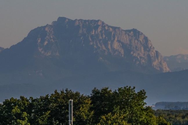 Tdliches Ereignis: Reanimation eines Wanderers (74) am Traunstein in Gmunden erfolglos verlaufen