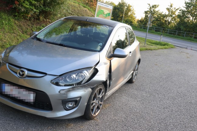 Gegen Leitschiene gekracht: Einsatzkrfte zu schwerem Verkehrsunfall nach Leonding alarmiert