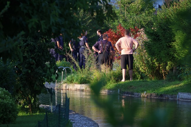 Tdliches Ereignis: Frau (79) trieb in Wels-Lichtenegg regungslos im Welser Mhlbach