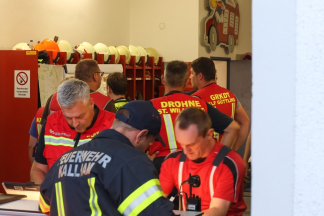 Personensuche: Elf Feuerwehren bei groangelegter Suche nach abgngigem Mann in Kallham im Einsatz