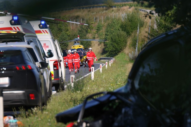 Frontalcrash zweier PKW auf Wiener Strae in Edt bei Lambach fordert zwei Todesopfer (45 und 71)