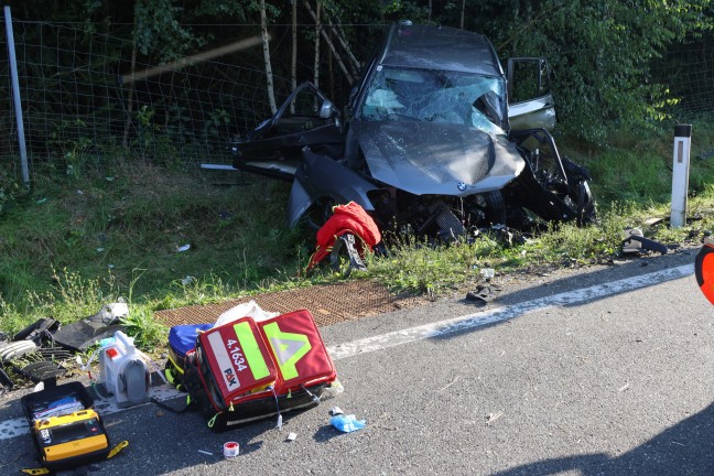 Frontalcrash zweier PKW auf Wiener Strae in Edt bei Lambach fordert zwei Todesopfer (45 und 71)
