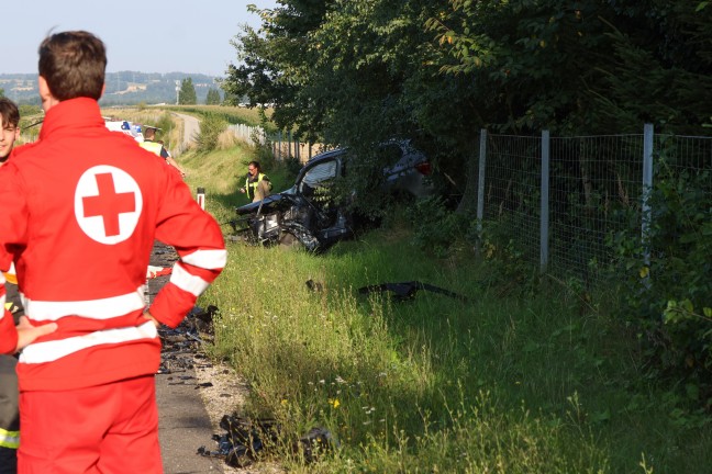 Frontalcrash zweier PKW auf Wiener Strae in Edt bei Lambach fordert zwei Todesopfer (45 und 71)