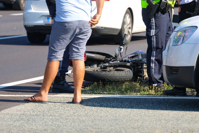 Kollision zwischen PKW und Moped auf Pyhrnpass Strae in Schlierbach