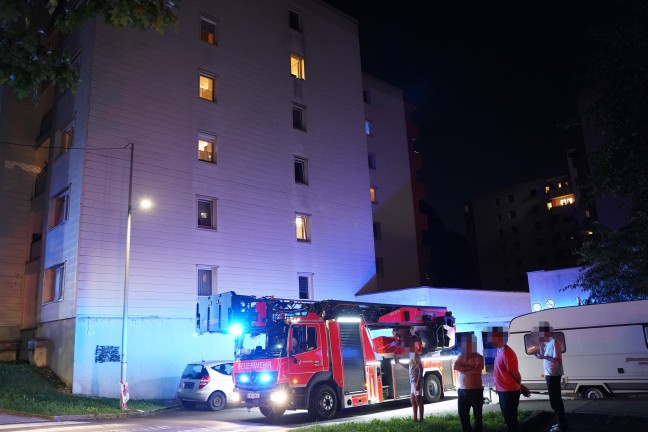 Drei Feuerwehren bei Kchenbrand in einem Mehrparteienhaus in Leonding im Einsatz