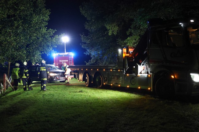 Pichl bei Wels: Auto drohte in einen Fischteich zu strzen