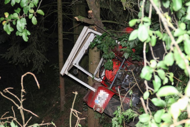 Traktor abgestrzt: Lenker schleppte sich nach schwerem Traktorunfall in Pichl bei Wels zu Bauernhof