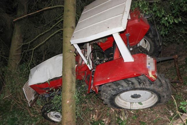 Traktor abgestrzt: Lenker schleppte sich nach schwerem Traktorunfall in Pichl bei Wels zu Bauernhof