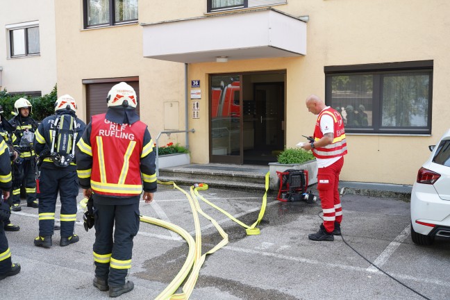 Angebranntes Kochgut: Drei Feuerwehren bei gemeldetem Brand in Leonding im Einsatz
