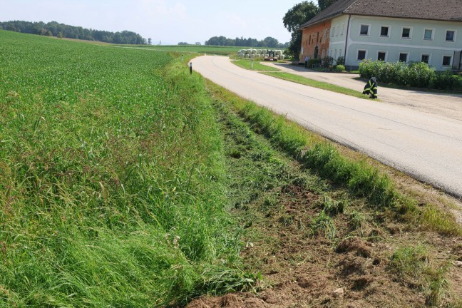 Lenker unverletzt: LKW-Sattelzug bei St. Marien von Strae abgekommen und umgestrzt