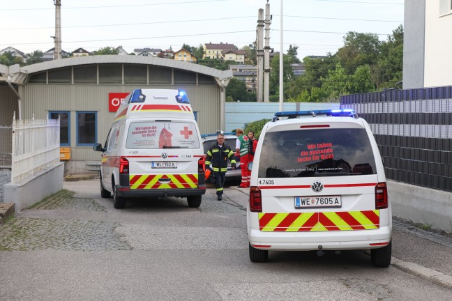 Tdliches Ereignis: Person im Bahnhofsbereich in Lambach von Zug erfasst