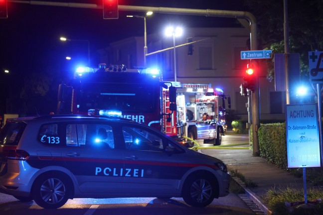 Kellerbrand: Grerer Einsatz dreier Feuerwehren bei Brand in einem Hochhaus in Wels-Lichtenegg