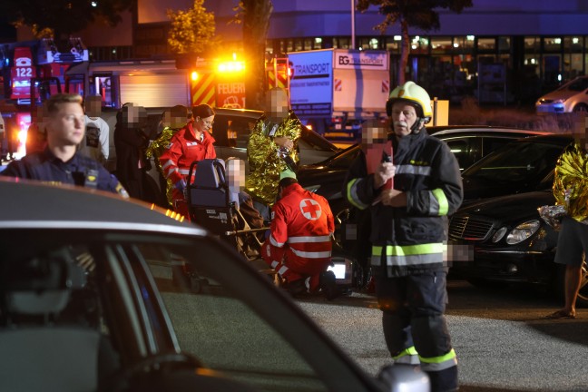 Kellerbrand: Grerer Einsatz dreier Feuerwehren bei Brand in einem Hochhaus in Wels-Lichtenegg