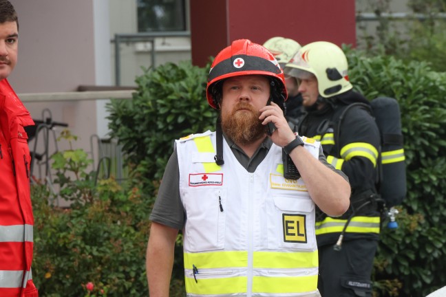 44 Personen evakuiert: Wieder grerer Einsatz bei Kellerbrand in einem Hochhaus in Wels-Lichtenegg