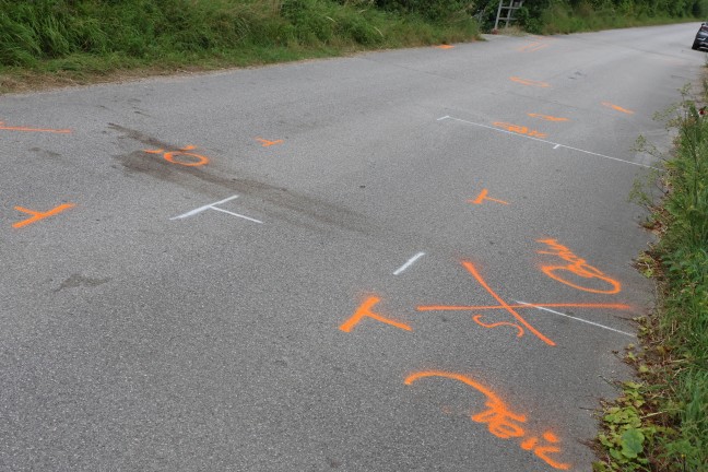 Crash in Schlierbach: Schwerverletztes Mdchen (14) erlag nach Unfall im Klinikum ihren Verletzungen