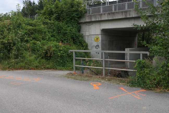 Crash in Schlierbach: Schwerverletztes Mdchen (14) erlag nach Unfall im Klinikum ihren Verletzungen