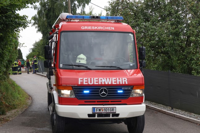 Gasaustritt: Gasleitung bei Baggerarbeiten auf einem Grundstck in Grieskirchen beschdigt