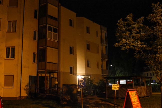 Rauchender Boiler: Einsatzkrfte der Feuerwehr zu Brandverdacht in Wels-Vogelweide alarmiert