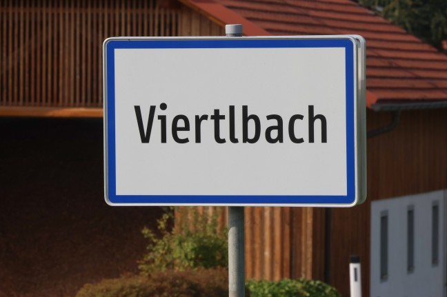 Rasenmhertraktor umgestrzt: Einsatzkrfte zu Personenrettung nach Aistersheim alarmiert