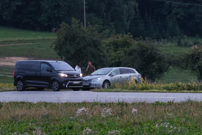 Einsatzkrfte zu Personenrettung nach Fahrzeugkollision in Pfarrkirchen bei Bad Hall alarmiert
