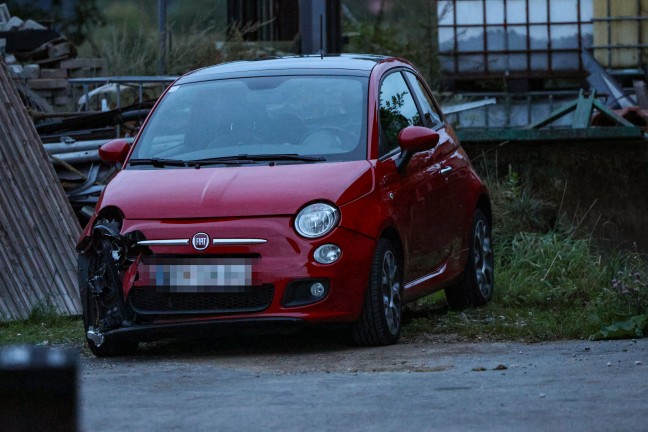 Einsatzkrfte zu Personenrettung nach Fahrzeugkollision in Pfarrkirchen bei Bad Hall alarmiert
