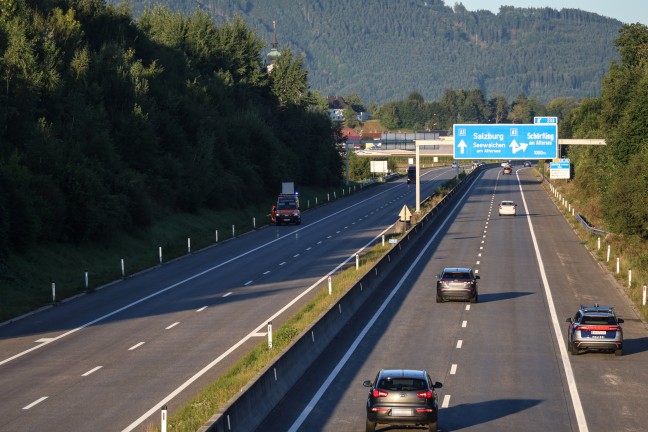 Schrfling am Attersee: Einsatzkrfte zu vermeintlich schwerem Unfall auf Westautobahn alarmiert