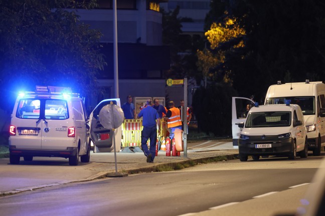 Linz: Feuerwehreinsatz, Stromausfall und Straensperre nach Schaden an einer Mittelspannungsleitung