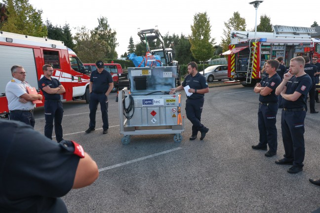 Regionale Fachmesse: Feuerwehr prsentiert eigenen Fhrungskrften Sttzpunkte und Spezialausrstung