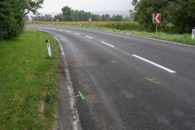 Einsatzkrfte zu Personenrettung nach Kollision zweier Fahrzeuge bei Nubach alarmiert