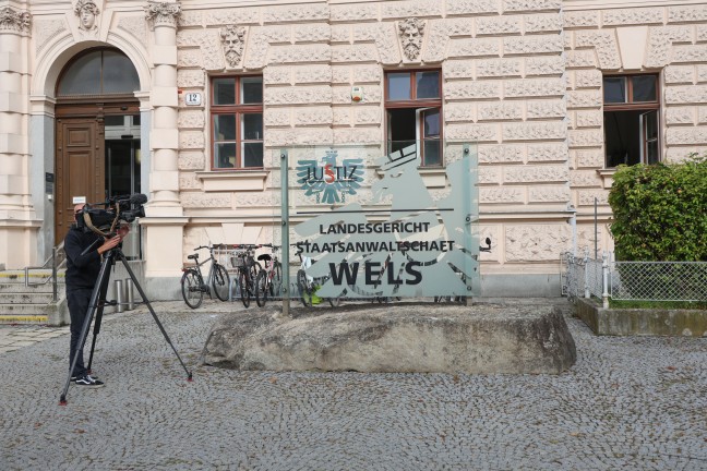 Prozessauftakt in Wels: Raser nach wilder Verfolgungsjagd wegen mehrfachen Mordversuchs vor Gericht