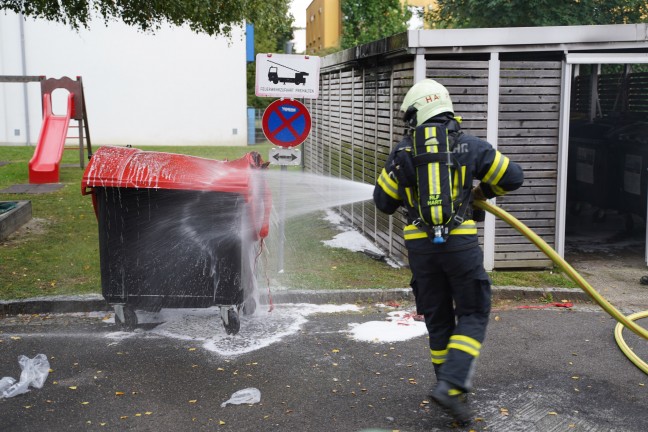 Brand von Abfallcontainern in einer Mllinsel in Leonding sorgte fr Einsatz der Feuerwehr